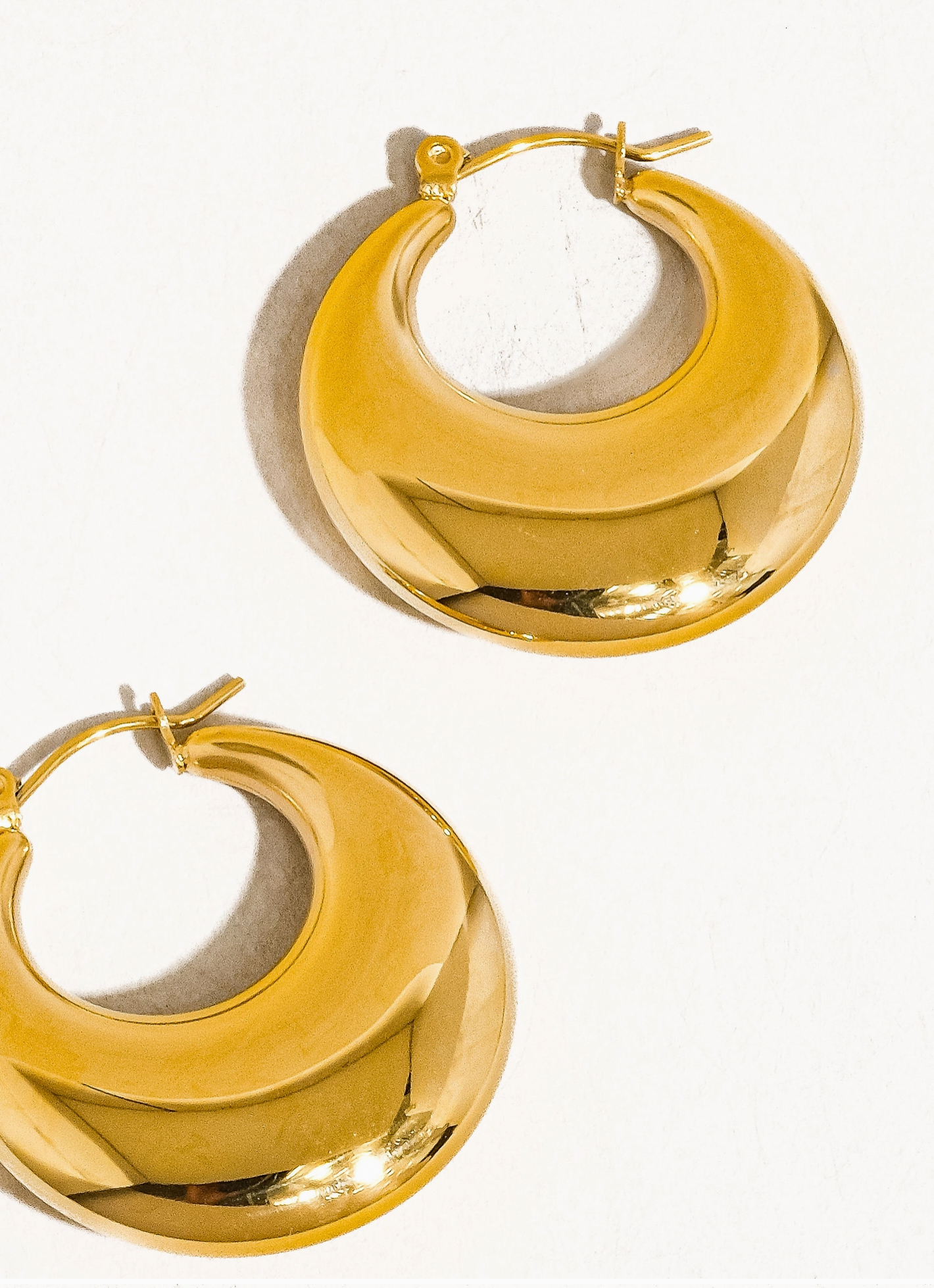 CELESTE Classic Round Hoop Earrings